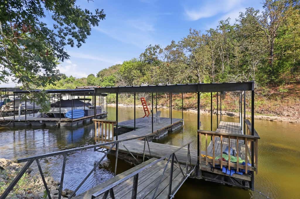 Lake View- 4BR- Dock - Sleeps 11 in Rocky Mount