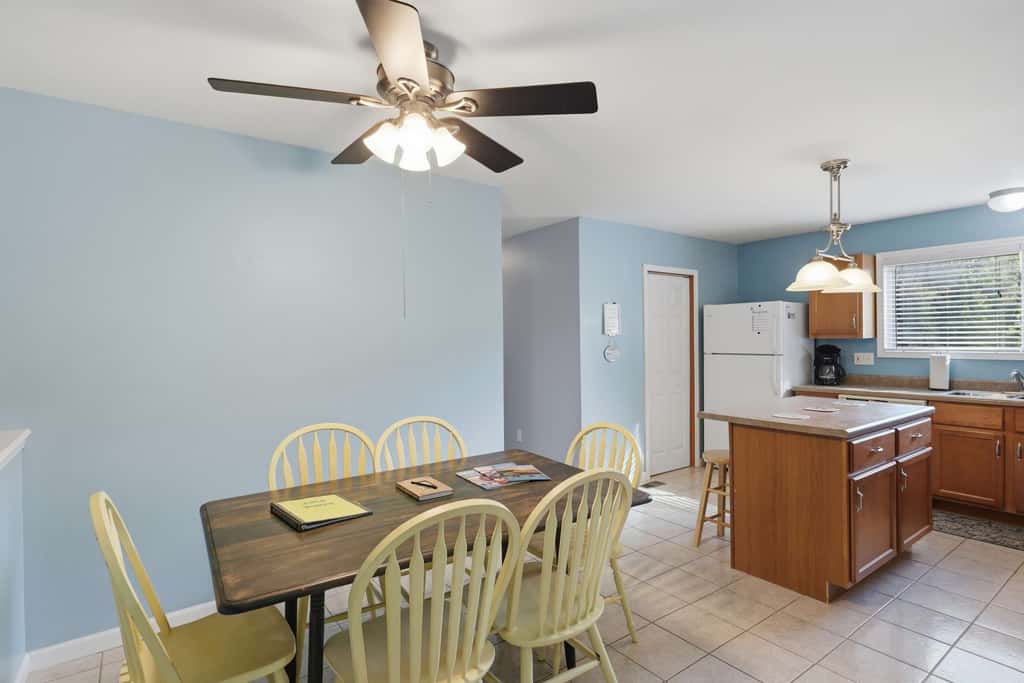 Lake View- 4BR- Dock - Sleeps 11 in Rocky Mount