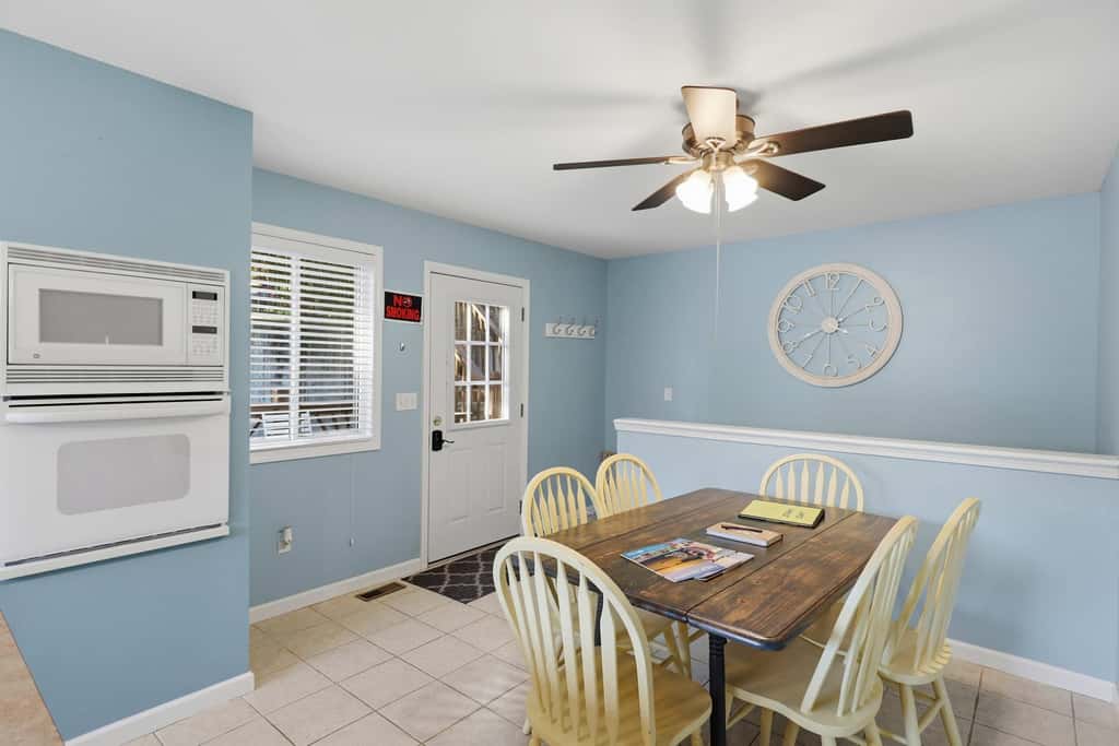 Lake View- 4BR- Dock - Sleeps 11 in Rocky Mount