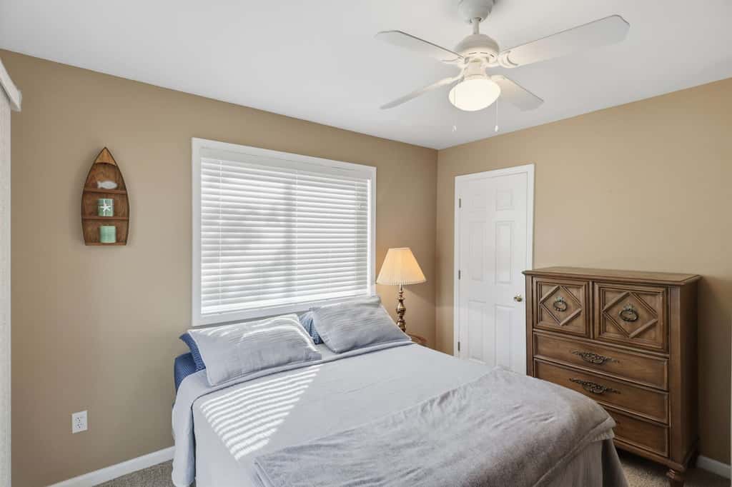 Lake View- 4BR- Dock - Sleeps 11 in Rocky Mount