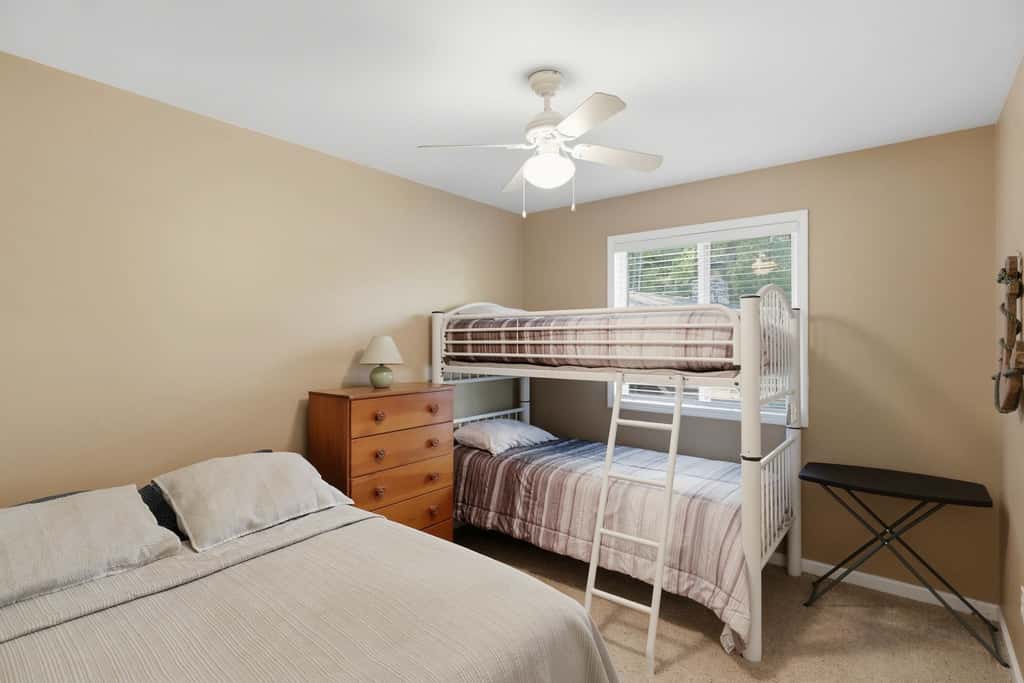 Lake View- 4BR- Dock - Sleeps 11 in Rocky Mount