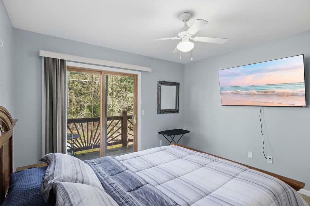 Lake View- 4BR- Dock - Sleeps 11 in Rocky Mount