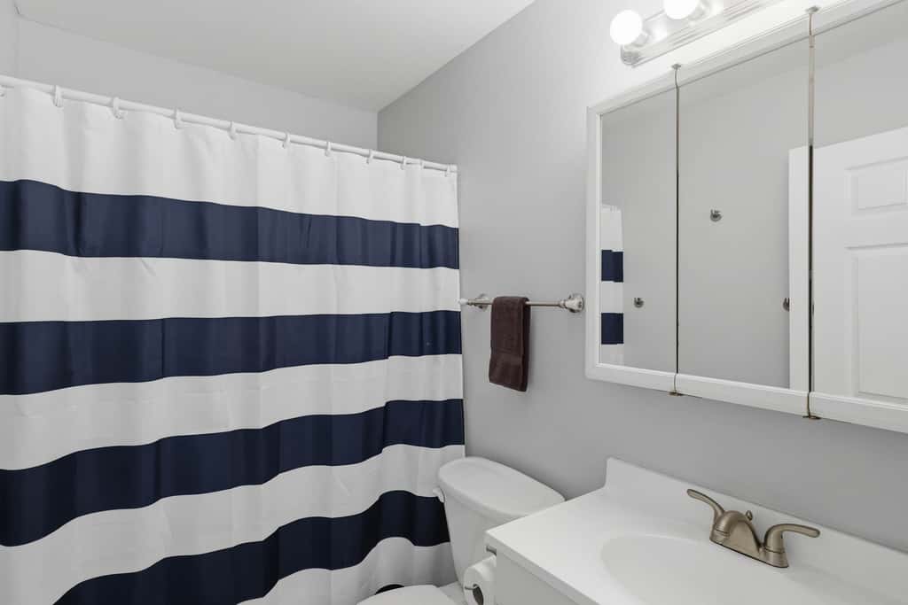 Lake View- 4BR- Dock - Sleeps 11 in Rocky Mount