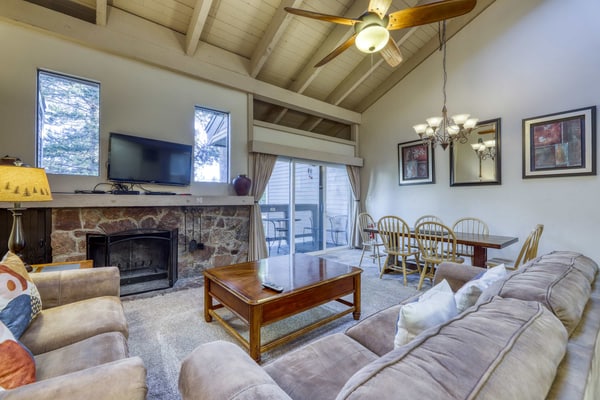 Private Beach, Pools & Hot Tubs | Tahoe
