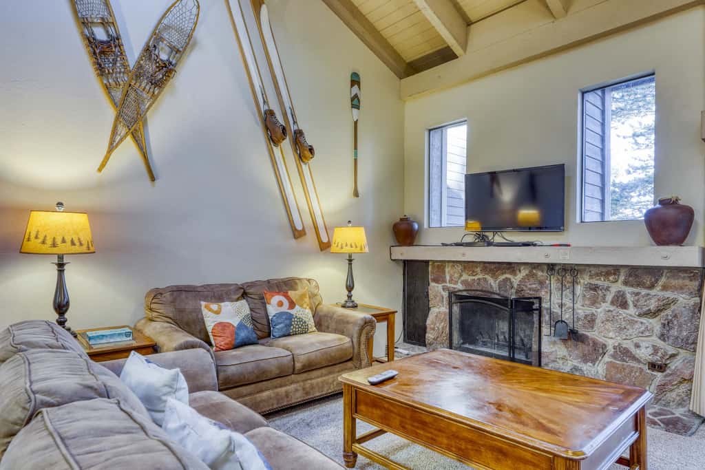 Lake days, mountain adventures & resort amenities right outside your door 