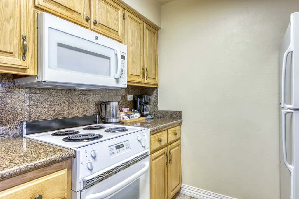 Lake days, mountain adventures & resort amenities right outside your door 