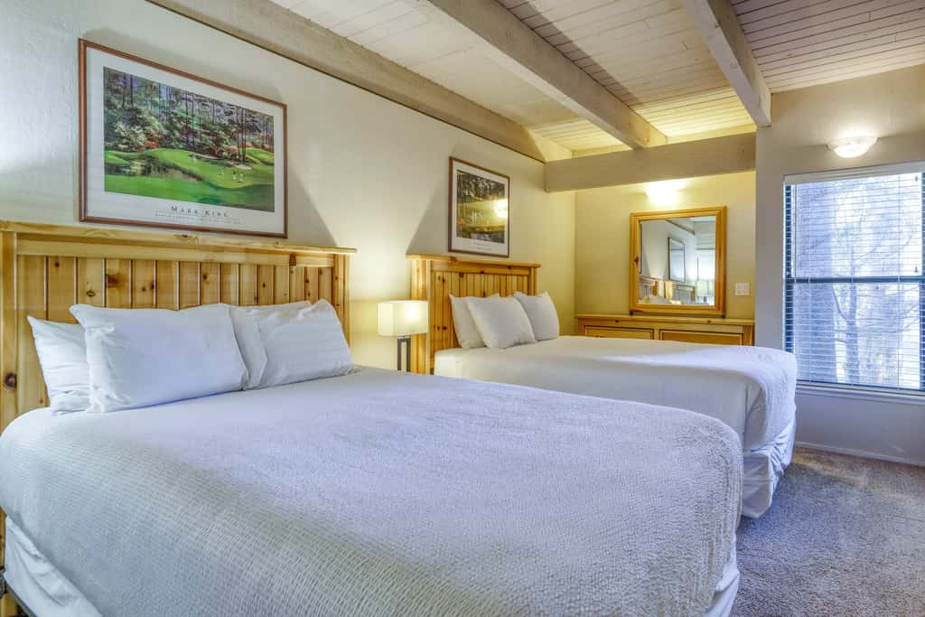 Lake days, mountain adventures & resort amenities right outside your door 