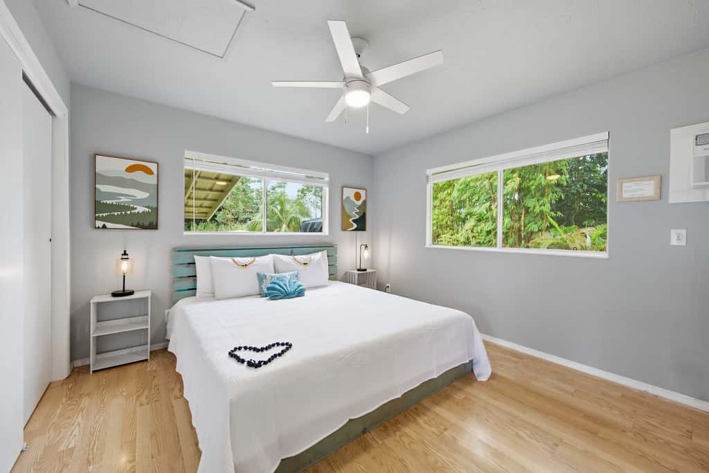 Island Rainforest Grove - Two comfortable homes on one spacious lot that are close to beaches and waterfalls!