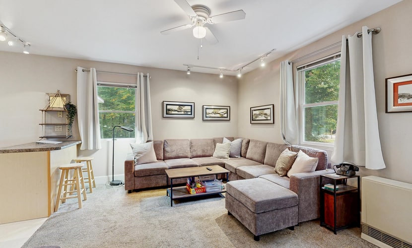 3BR w/ large peaceful yard, partial a/c, near all Conway has to offer!