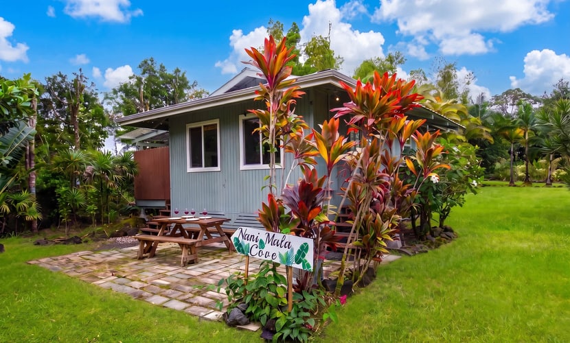 Serene studio retreat near beaches, hiking trails and waterfalls!