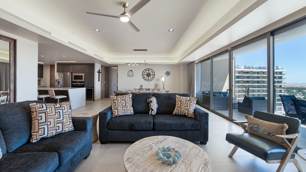 Two 1507 3bedroom condo: Elevated Luxury & Endless Ocean Views