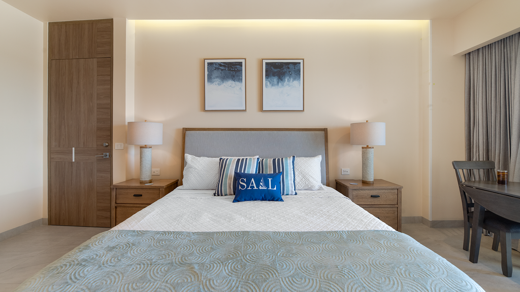 Two 1507A: 🌊 Stylish Coastal Hotel Room