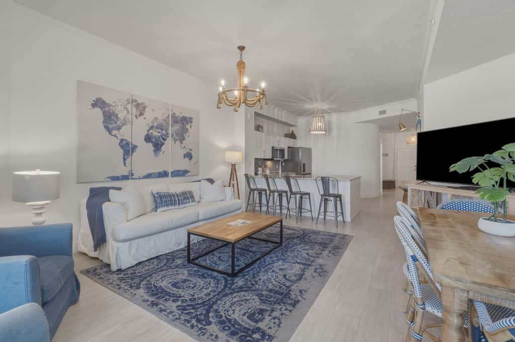 Gulf View Ocean Front Condo, Balconies, 2 Pools, Hot tub, Sauna, Gym, Full Kitchen, Washer and Dryer