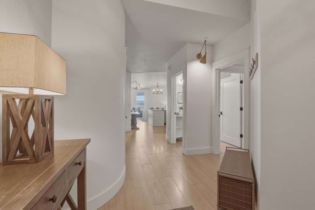Gulf View Ocean Front Condo, Balconies, 2 Pools, Hot tub, Sauna, Gym, Full Kitchen, Washer and Dryer