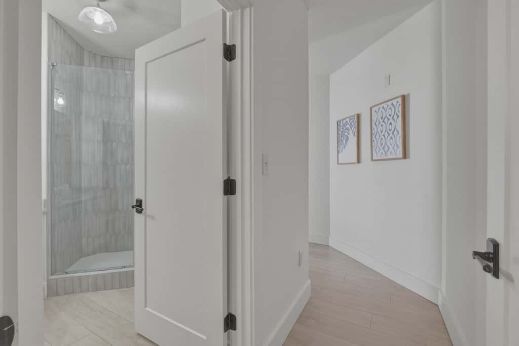 Gulf View Ocean Front Condo, Balconies, 2 Pools, Hot tub, Sauna, Gym, Full Kitchen, Washer and Dryer