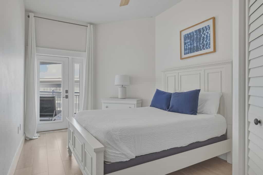 Gulf View Ocean Front Condo, Balconies, 2 Pools, Hot tub, Sauna, Gym, Full Kitchen, Washer and Dryer