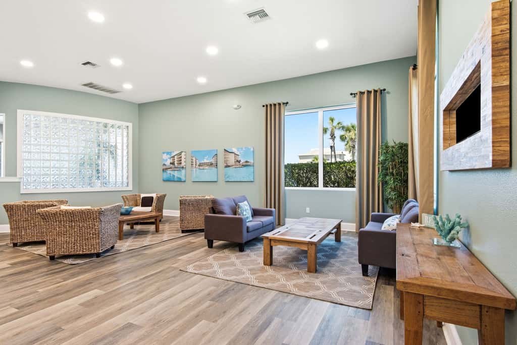 Gulf View Ocean Front Condo, Balconies, 2 Pools, Hot tub, Sauna, Gym, Full Kitchen, Washer and Dryer