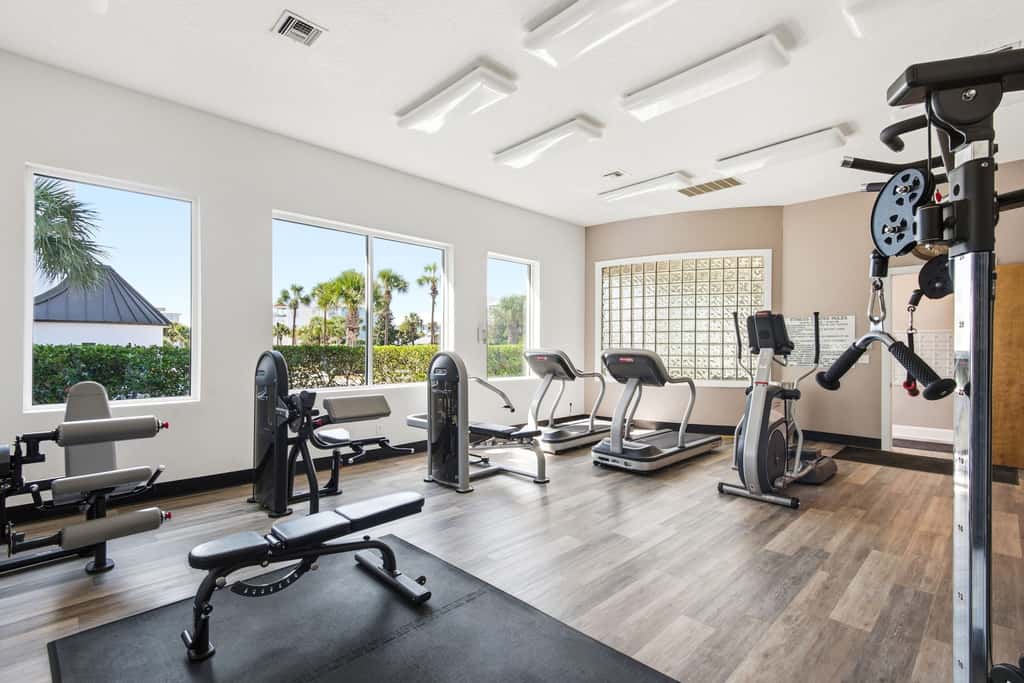 Gulf View Ocean Front Condo, Balconies, 2 Pools, Hot tub, Sauna, Gym, Full Kitchen, Washer and Dryer
