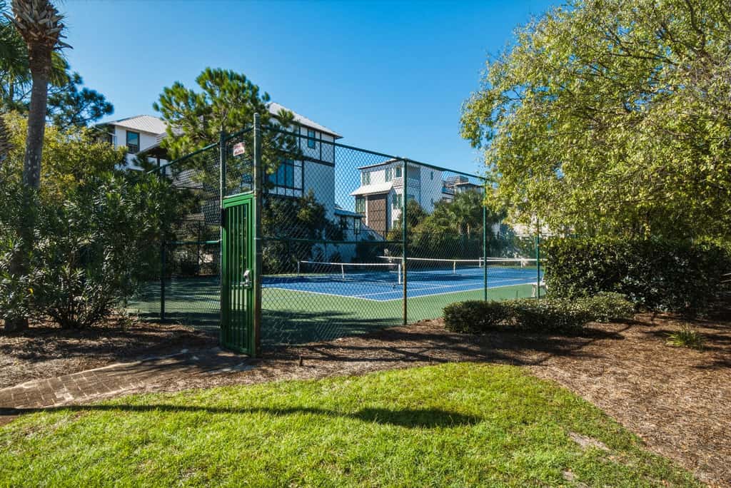 Gulf View Ocean Front Condo, Balconies, 2 Pools, Hot tub, Sauna, Gym, Full Kitchen, Washer and Dryer