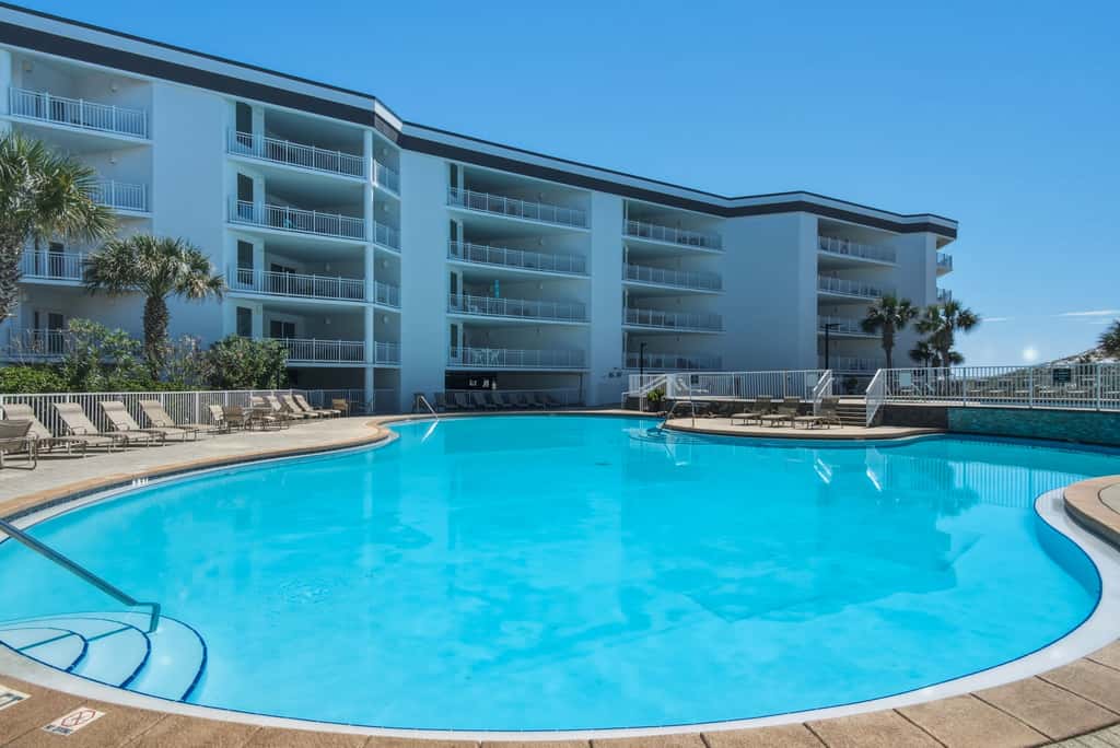 Gulf View Ocean Front Condo, Balconies, 2 Pools, Hot tub, Sauna, Gym, Full Kitchen, Washer and Dryer