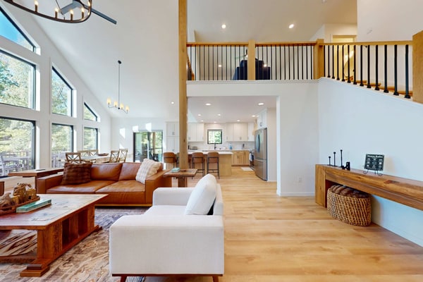Lakefront Retreat - dock, fire pit, kayaks, gas grill, WIFI & more