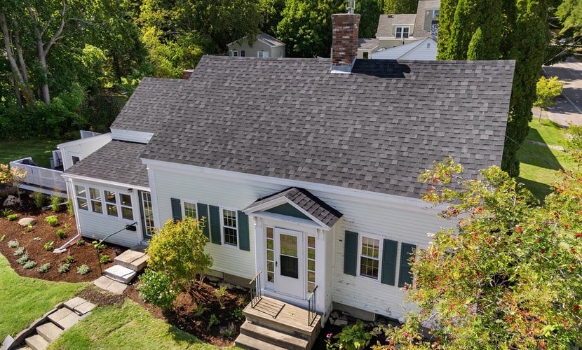 Zlatibor: 4BR Camden home with 2 baths, full kitchen, deck, WiFi, and parking.