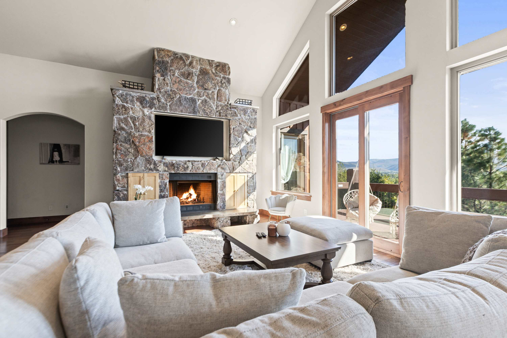 Summit & Slide Adventure Lodge 