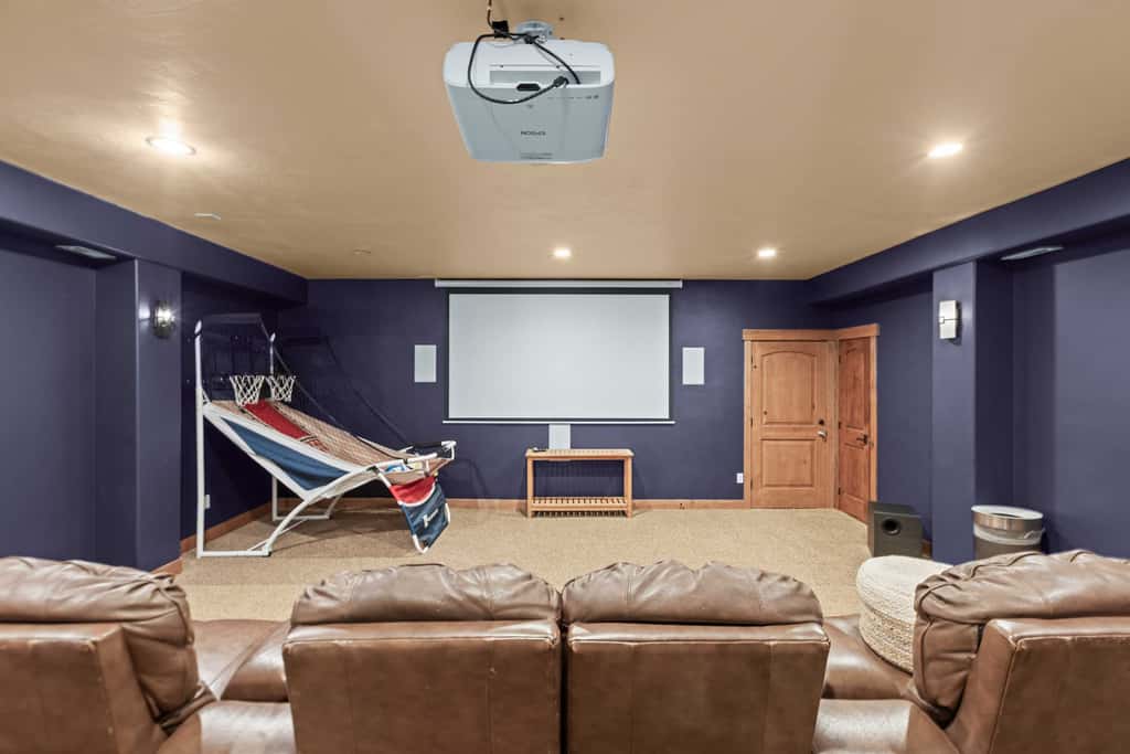Summit & Slide Adventure Lodge 