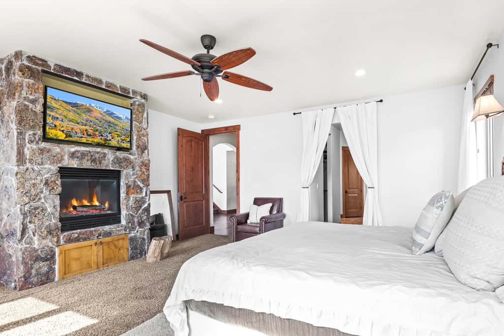 Summit & Slide Adventure Lodge 