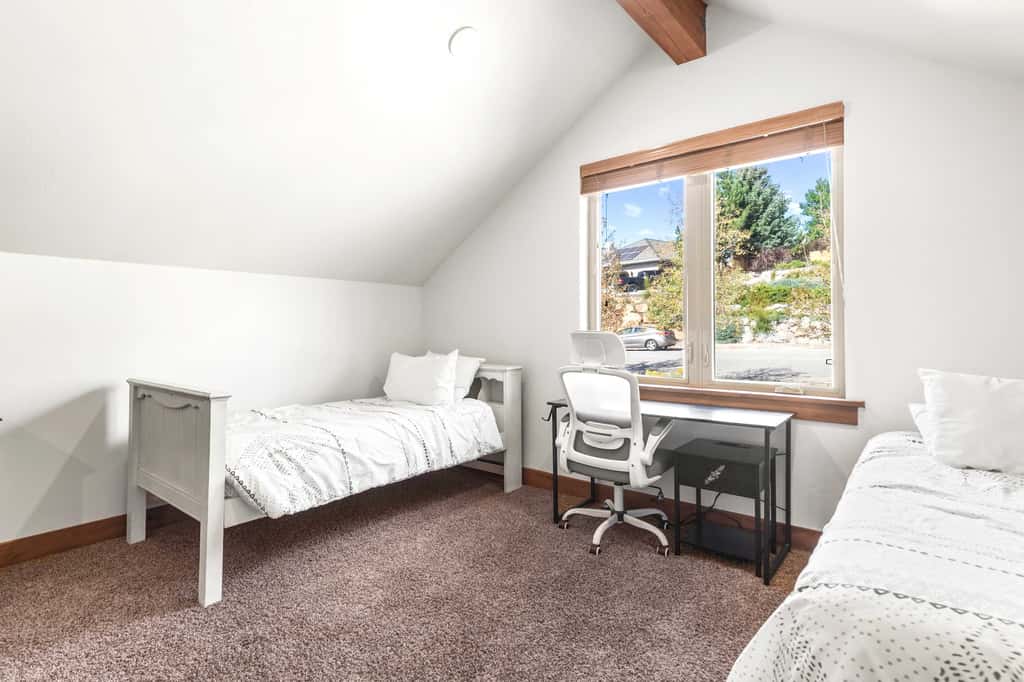 Summit & Slide Adventure Lodge 