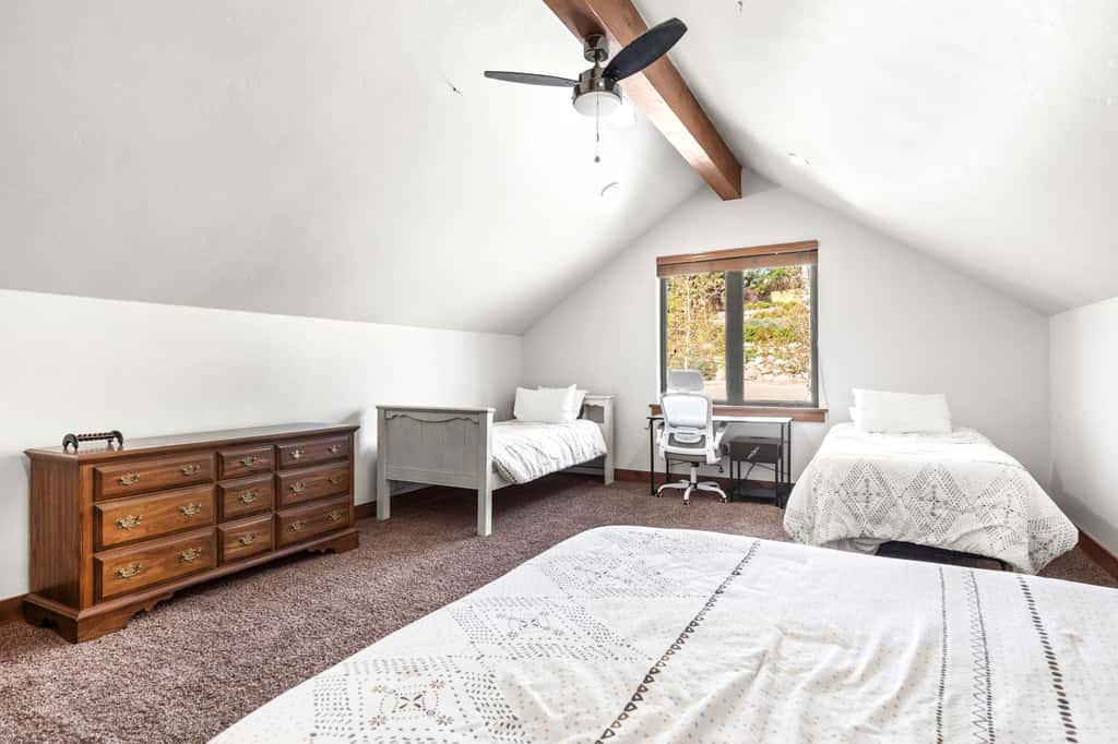 Summit & Slide Adventure Lodge 