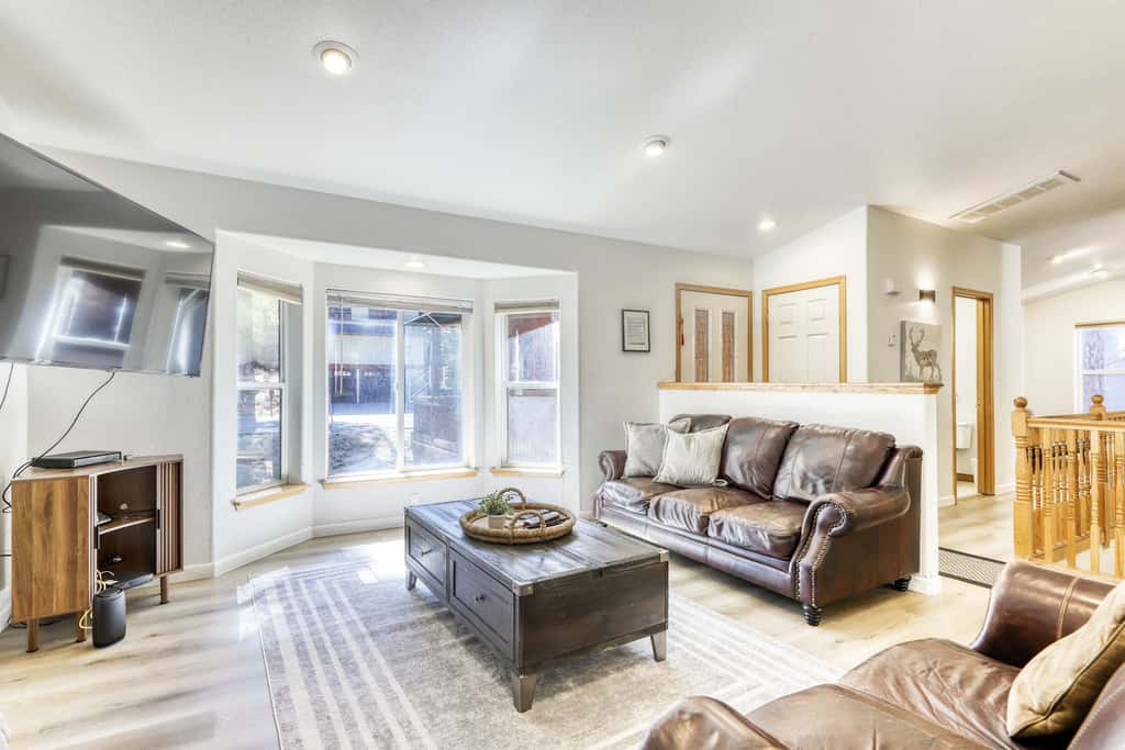 Pet Friendly Tahoe Cabin with Hot Tub & Foosball