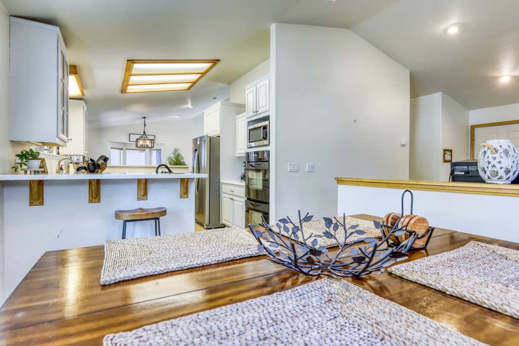 Pet Friendly Tahoe Cabin with Hot Tub & Foosball
