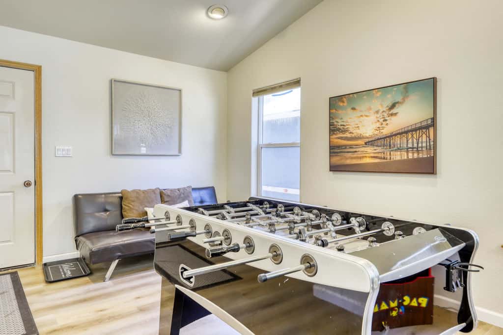 Pet Friendly Tahoe Cabin with Hot Tub & Foosball