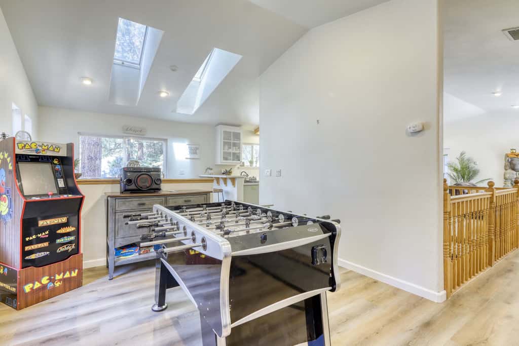Pet Friendly Tahoe Cabin with Hot Tub & Foosball