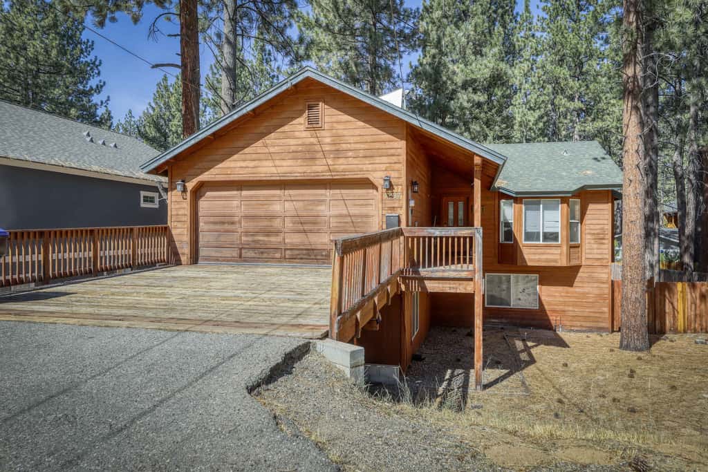 Pet Friendly Tahoe Cabin with Hot Tub & Foosball