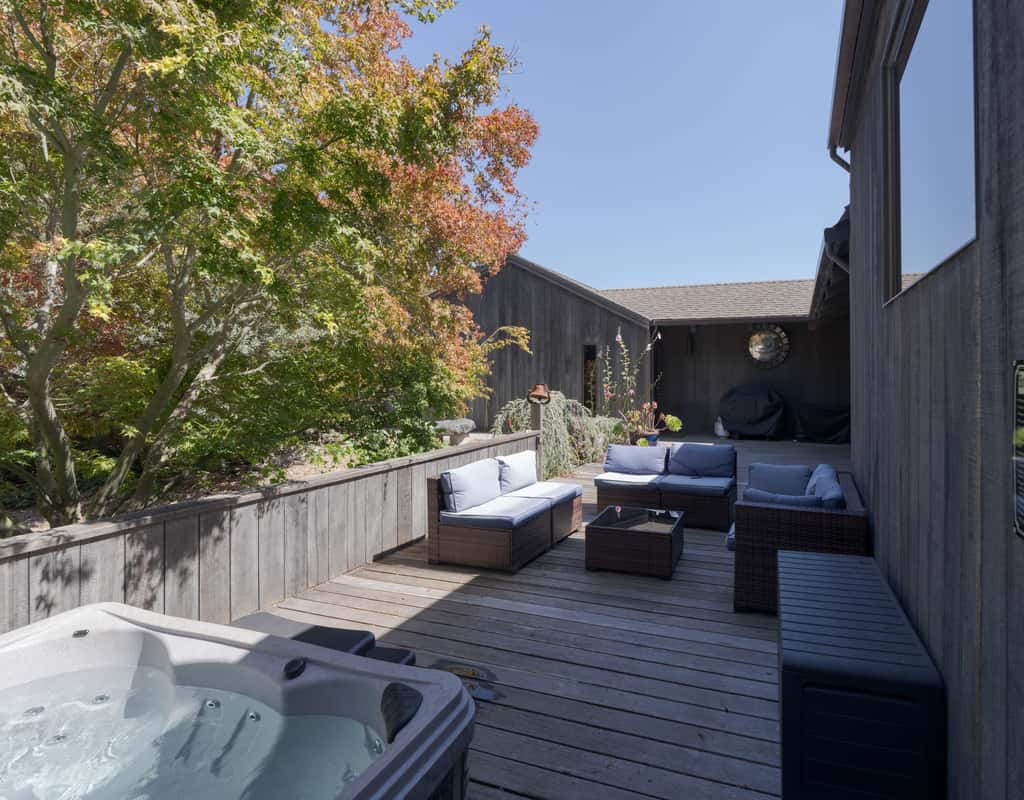 SeaBreeze Serenity - Sea Ranch ocean-view home with chef's kitchen, stone fireplace & private hot tub, dog friendly