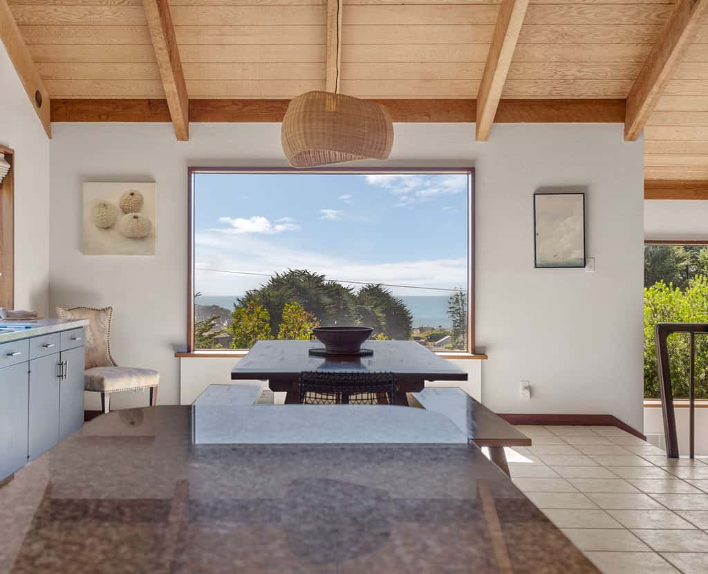 SeaBreeze Serenity - Sea Ranch ocean-view home with chef's kitchen, stone fireplace & private hot tub, dog friendly