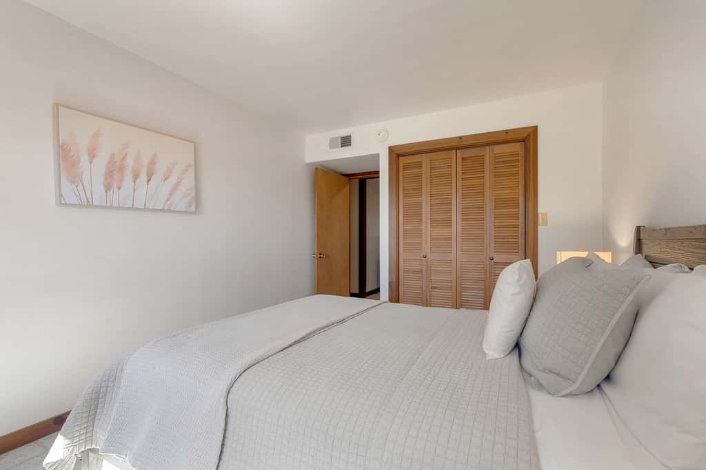 SeaBreeze Serenity - Sea Ranch ocean-view home with chef's kitchen, stone fireplace & private hot tub, dog friendly