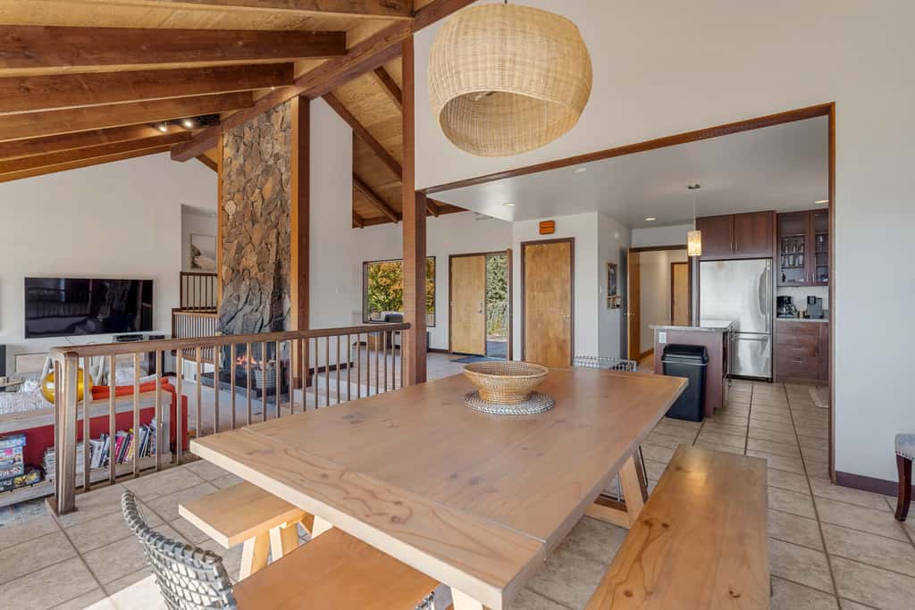SeaBreeze Serenity - Sea Ranch ocean-view home with chef's kitchen, stone fireplace & private hot tub, dog friendly