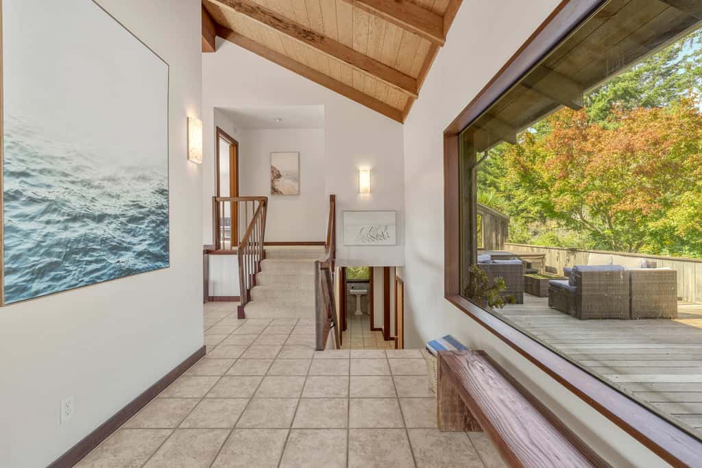 SeaBreeze Serenity - Sea Ranch ocean-view home with chef's kitchen, stone fireplace & private hot tub, dog friendly
