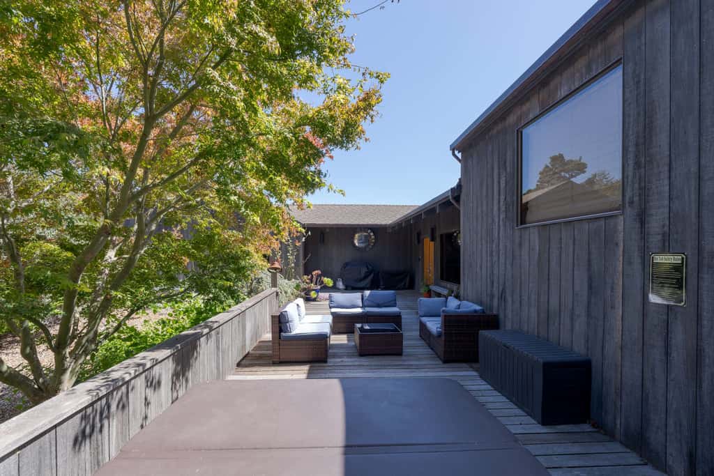 SeaBreeze Serenity - Sea Ranch ocean-view home with chef's kitchen, stone fireplace & private hot tub, dog friendly