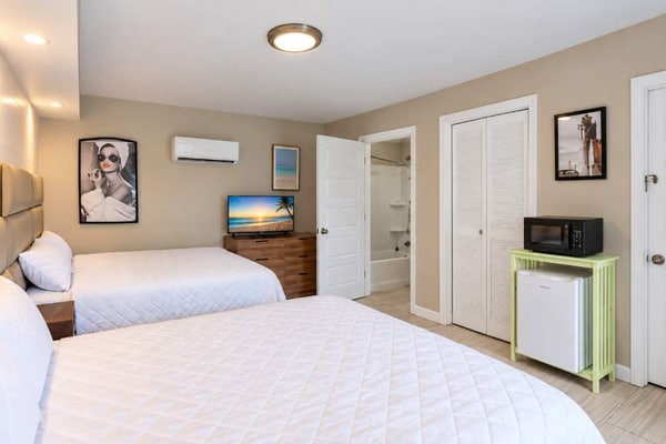 Welcome to Tidal Retreat on Tenth, Unit 214, a stylish coastal haven designed for effortless relaxation in the heart of Myrtle Beach. Just moments from the shoreline, this inviting studio pairs modern comfort with an exceptional location, creating the perfect setting for a sophisticated seaside escape.
Thoughtfully appointed for a comfortable stay, the studio features cozy bedding and convenient amenities, including a mini fridge and microwave. The relaxed coastal atmosphere offers a peaceful place to begin your mornings and unwind after sun-filled days along the Grand Strand.
Step outside and embrace the best of Myrtle Beach. Spend leisurely afternoons lounging by the resort’s outdoor swimming pool, stroll to the nearby beach for ocean breezes and warm Carolina sunshine, or explore the area’s renowned dining, shopping, entertainment, and coastal attractions.
Whether you’re planning a romantic getaway, a relaxing beach retreat, or a weekend of exploring Myrtle Beach, Tidal Retreat on Tenth offers an elevated home base where comfort, convenience, and coastal charm come together.