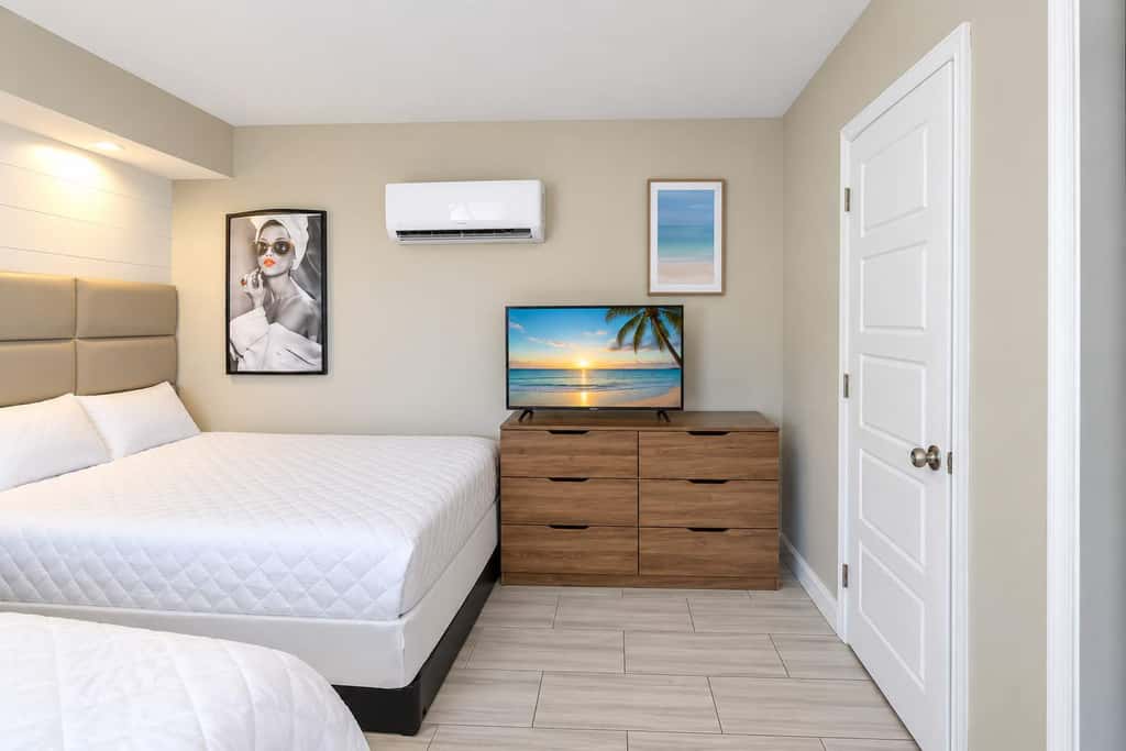 Tidal Retreat on Tenth | 214