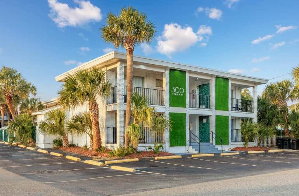 Beach Bliss at 300 Tenth | 109