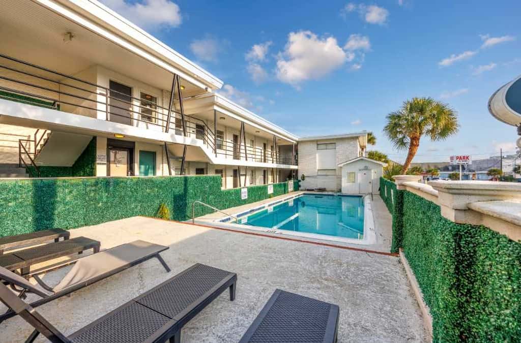 Beach Bliss at 300 Tenth | 109