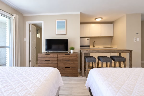 Welcome to Beach Bliss at 300 Tenth, a stylish coastal retreat designed for effortless relaxation in the heart of Myrtle Beach. Ideally situated just moments from the ocean, this inviting studio combines comfort, convenience, and coastal charm for a memorable seaside escape.
Thoughtfully appointed for a relaxing stay, the studio features comfortable bedding along with convenient essentials, including a mini fridge and microwave. The welcoming atmosphere provides the perfect place to enjoy a leisurely morning or unwind after a sun-filled day along the Grand Strand.
Spend your days soaking up the Carolina sunshine, relaxing by the resortâs outdoor swimming pool, or heading to the nearby beach for sand, surf, and refreshing ocean breezes. When youâre ready to explore, Myrtle Beachâs renowned dining, shopping, golf, entertainment, and attractions are all within easy reach.
Whether youâre planning a romantic coastal retreat, a relaxing beach vacation, or a getaway filled with Myrtle Beach adventures, Beach Bliss at 300 Tenth offers an elevated home base for enjoying everything the coast has to offer.