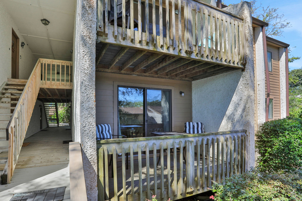 2584 Forest Ridge Dr