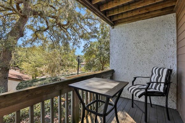 Amelia Island Retreat | Walk to Beach, Pool & Balcony