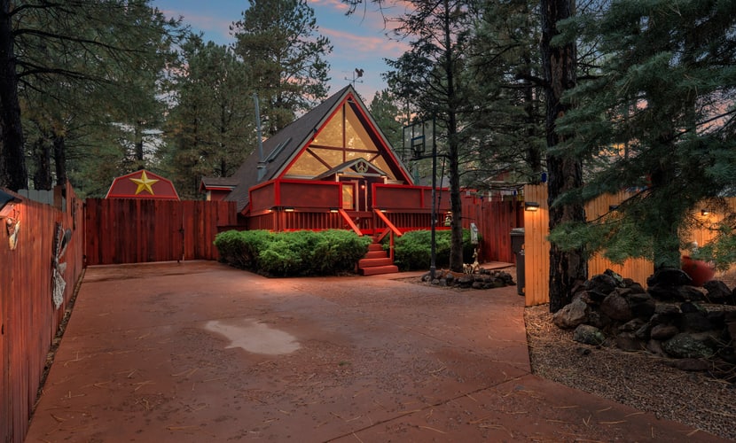 Zen Chalet | Fireplace & Firepit | Dog Friendly | Flagstaff